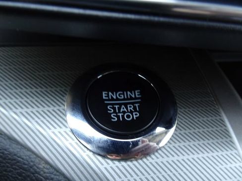 Used 2023 Ford Explorer XLT w/ Equipment Group 202A AWD/4WD image 27