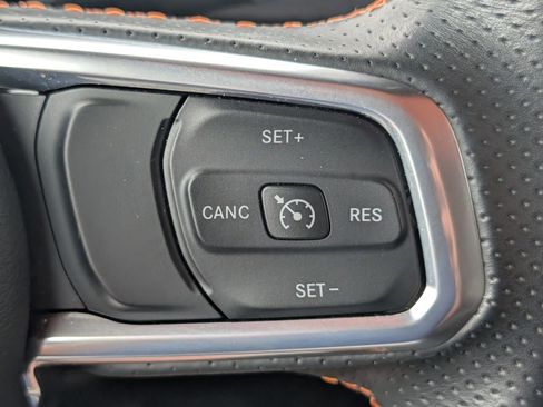 Used 2022 Jeep Gladiator Mojave AWD/4WD image 15