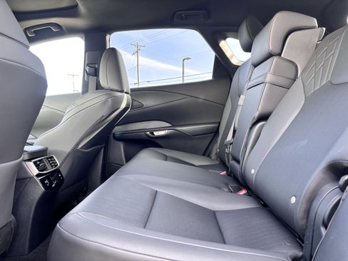 Used 2025 Lexus RX 350 Premium w/ Accessory Package (Z1) image 32