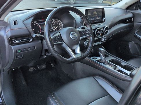 Used 2021 Nissan Sentra SR w/ SR Premium Package image 9