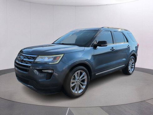 Used 2018 Ford Explorer XLT w/ Equipment Group 202A FWD image 1