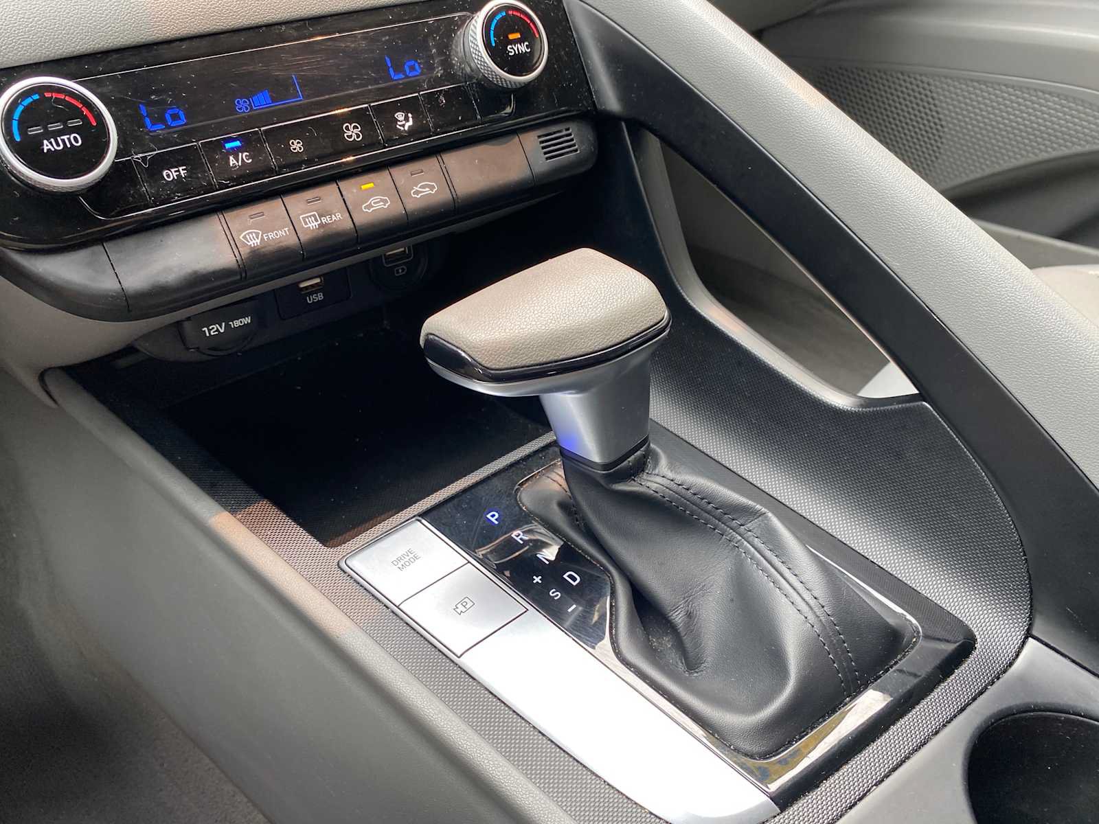 Used 2022 Hyundai Elantra SEL FWD image 21