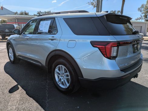 Used 2025 Ford Explorer Active image 6