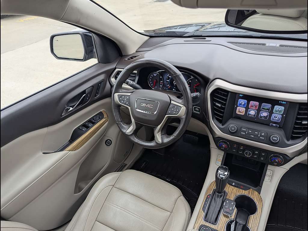 Used 2017 GMC Acadia Denali w/ Technology Package FWD image 26