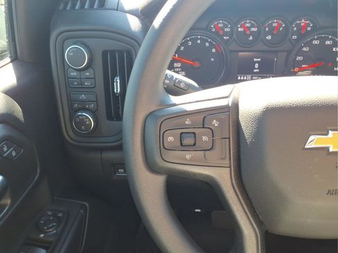 Used 2025 Chevrolet Silverado 1500 Custom image 12