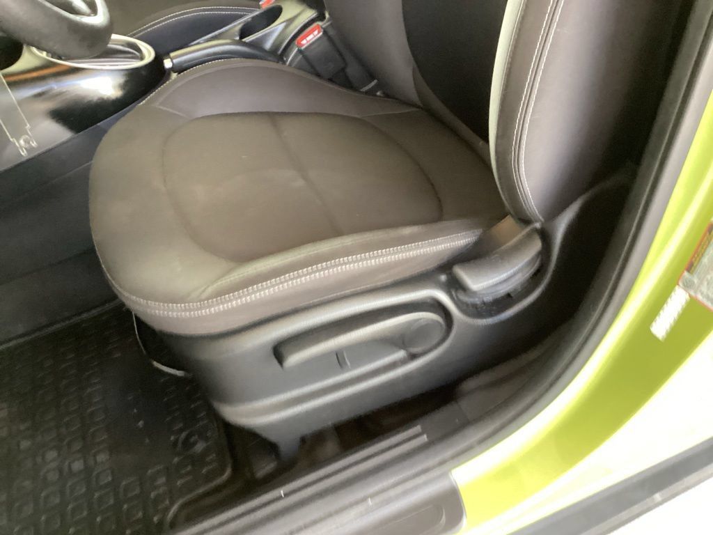 Used 2018 Kia Soul w/ Convenience Package FWD image 31