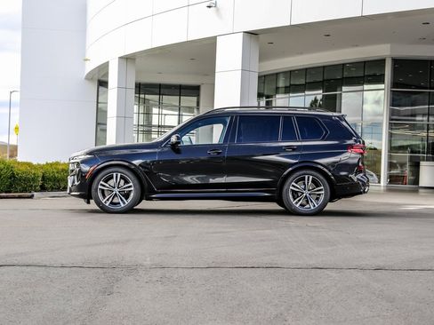New 2026 BMW X7 xDrive40i w/ M Sport Package image 2