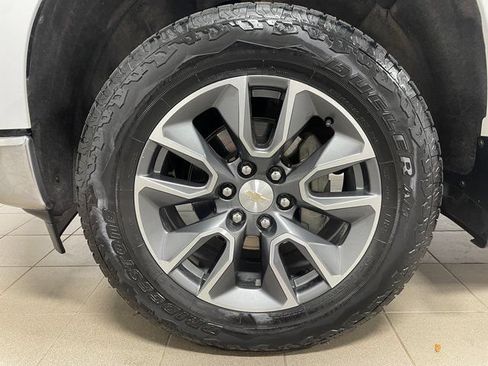 Used 2023 Chevrolet Silverado 1500 LT AWD/4WD image 7