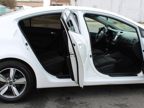 Used 2018 Kia Forte LX w/ LX Popular Package image 8