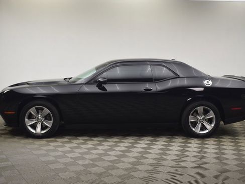 Used 2019 Dodge Challenger SXT image 12