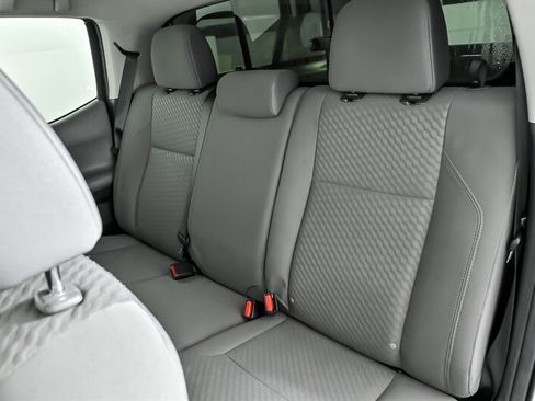Used 2022 Toyota Tacoma SR AWD/4WD image 18