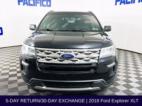 Used 2018 Ford Explorer XLT image 3