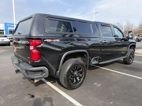 Used 2022 Chevrolet Silverado 2500 LTZ w/ LTZ Premium Package image 10