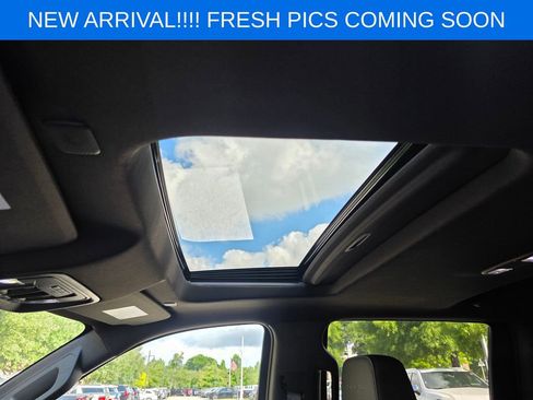 Used 2022 GMC Sierra 1500 Denali w/ Denali Reserve Package AWD/4WD image 11