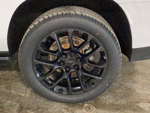 Used 2022 Chevrolet Suburban High Country image 7