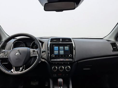 Used 2025 Mitsubishi Outlander Sport LE AWD/4WD image 21