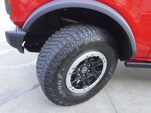 Certified 2023 Ford Bronco Badlands w/ Sasquatch Package image 28