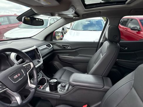 Used 2023 GMC Acadia SLT w/ Technology Package image 10