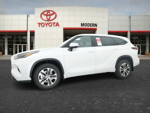 New 2026 Toyota Highlander XLE AWD/4WD image 11
