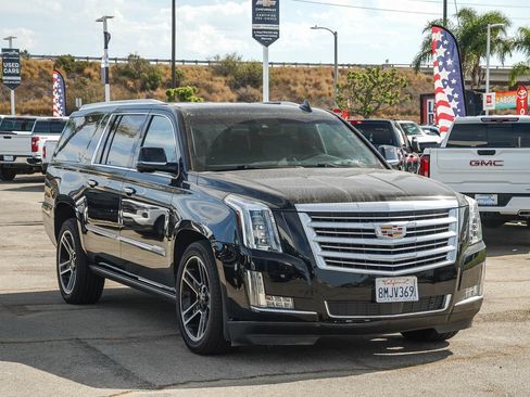 Used 2019 Cadillac Escalade ESV Platinum AWD/4WD image 3