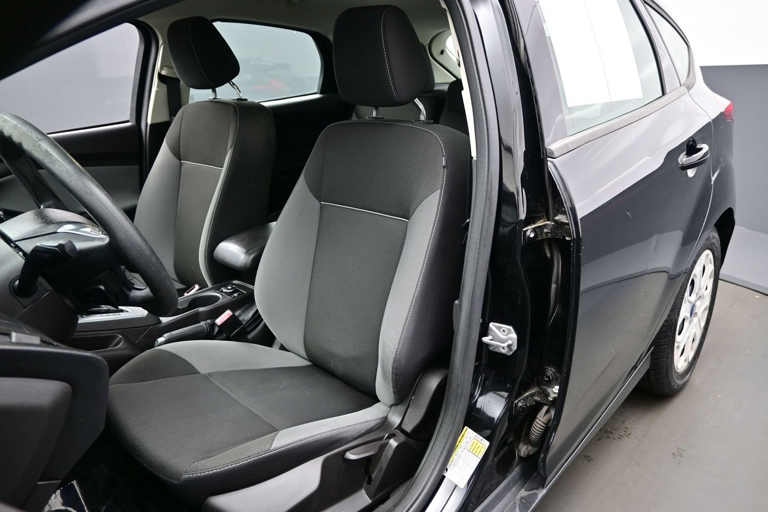 Used 2012 Ford Focus SE FWD image 11