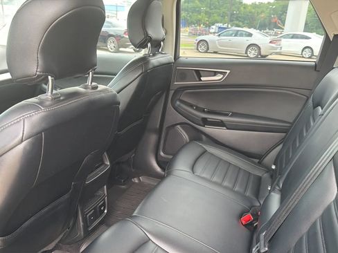 Used 2019 Ford Edge SEL w/ Equipment Group 201A AWD/4WD image 44