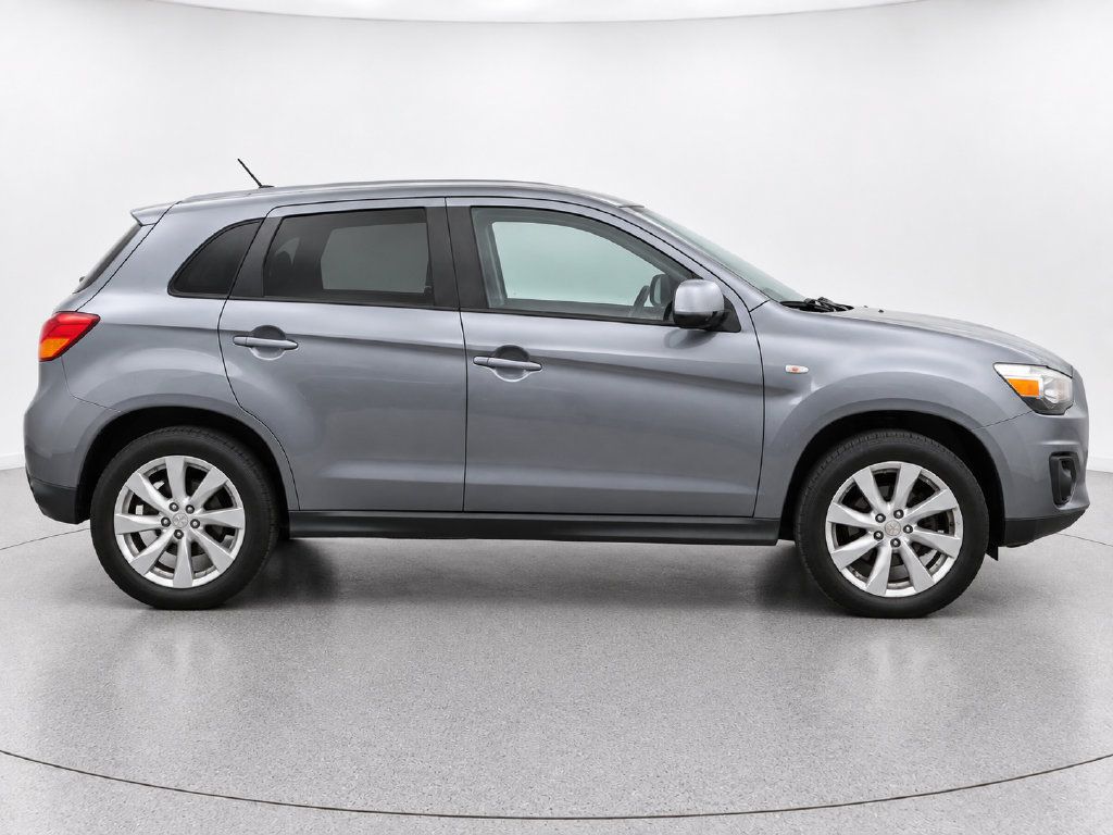 Used 2014 Mitsubishi Outlander Sport ES FWD image 6
