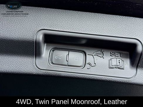 Used 2022 Ford Explorer XLT w/ Equipment Group 202A image 35