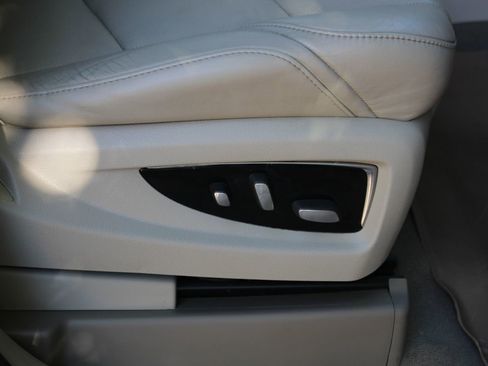 Used 2015 Cadillac Escalade ESV Premium image 25