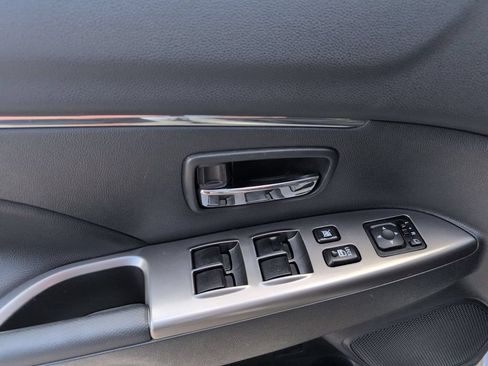 Used 2025 Mitsubishi Outlander Sport SE AWD/4WD image 13