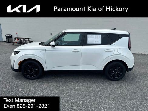 Used 2023 Kia Soul LX FWD image 4