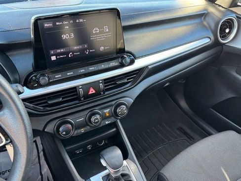 Used 2023 Kia Forte LXS w/ LXS Technology Package image 31