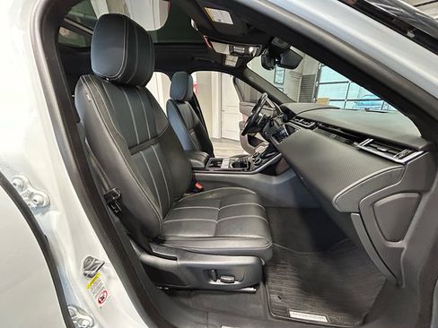 Used 2018 Land Rover Range Rover Velar R-Dynamic SE AWD/4WD image 40