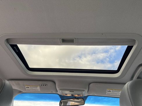 Used 2007 Mercury Montego Premier image 9