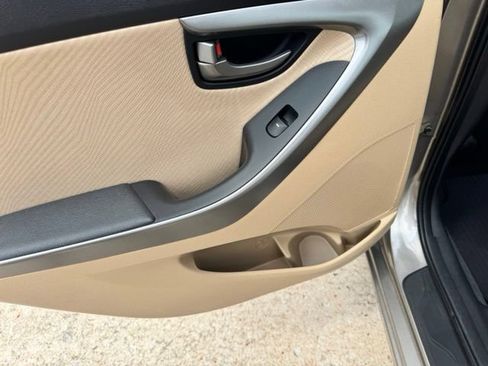 Used 2013 Hyundai Elantra GLS w/ Preferred Pkg FWD image 28