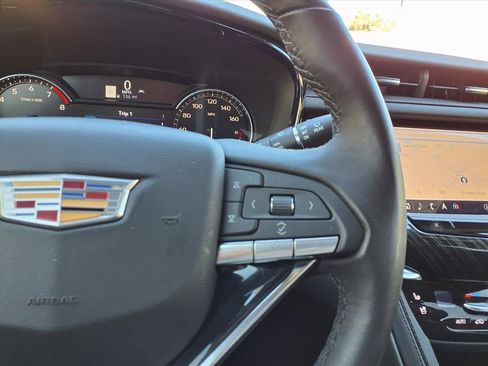 Certified 2024 Cadillac XT6 Premium Luxury image 16