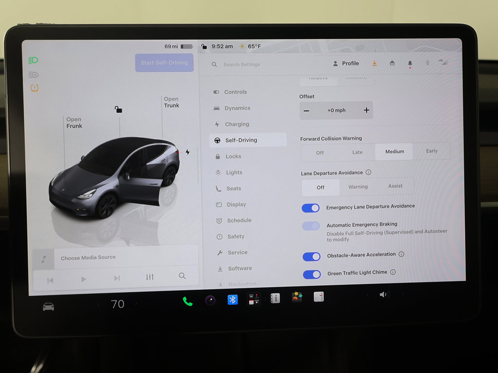 Used 2025 Tesla Model Y Long Range AWD/4WD image 47