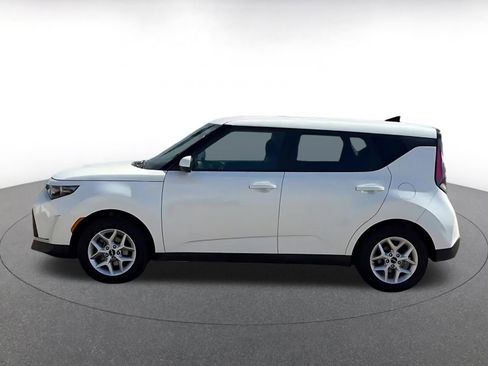 Used 2025 Kia Soul LX w/ LX Technology Package image 9