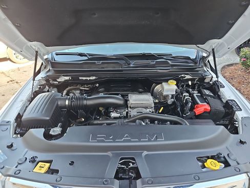 Used 2024 RAM 1500 Laramie image 37