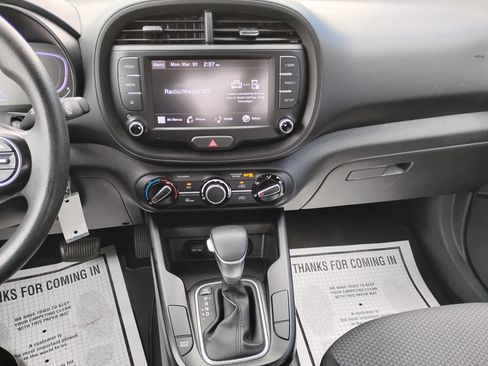 Used 2023 Kia Soul LX w/ Option Group 015 FWD image 8