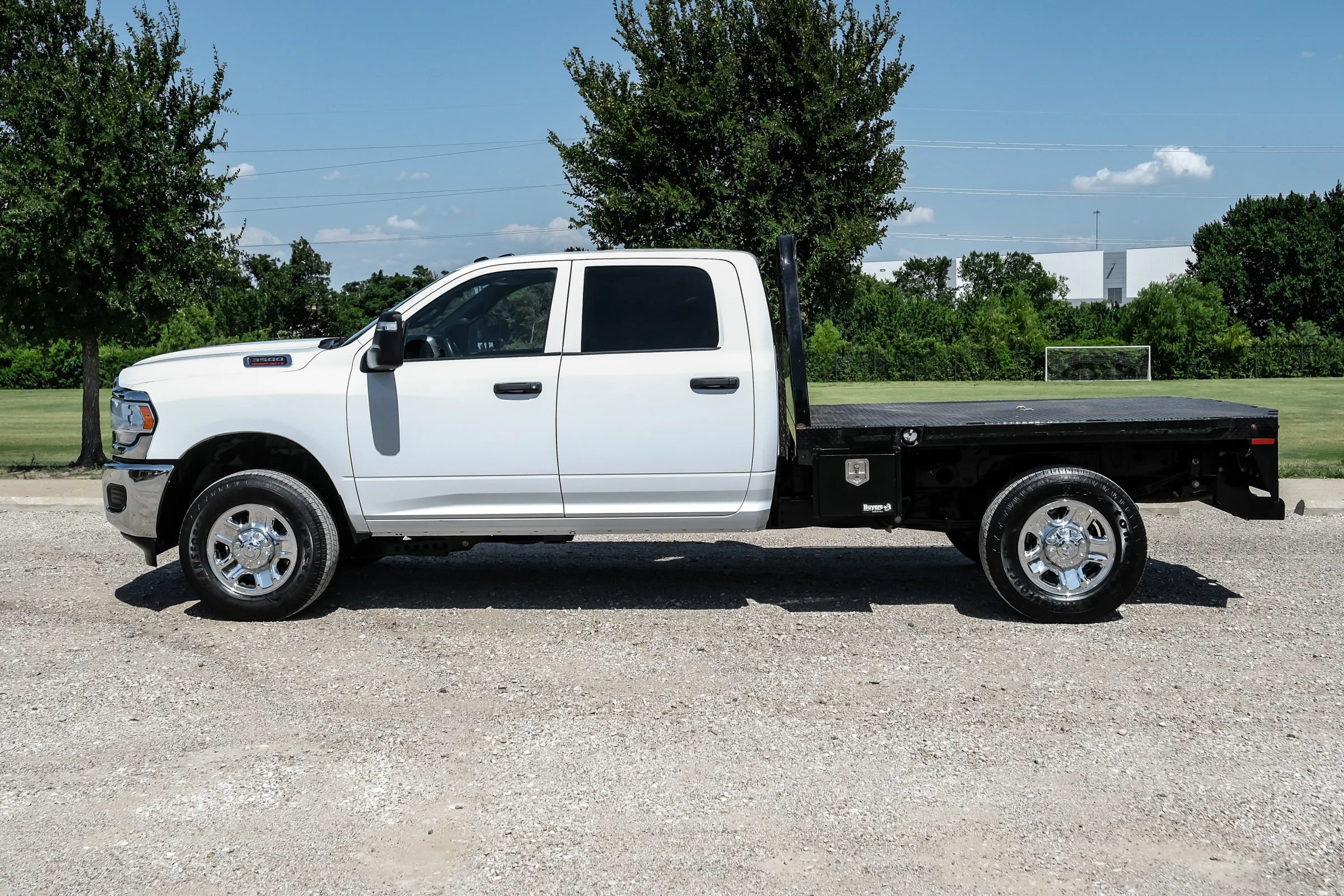 Used 2023 RAM 3500 Tradesman w/ Chrome Appearance Group AWD/4WD image 9