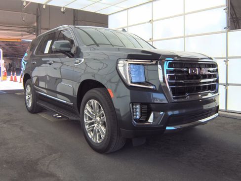 Used 2021 GMC Yukon SLT w/ SLT Luxury Package image 4