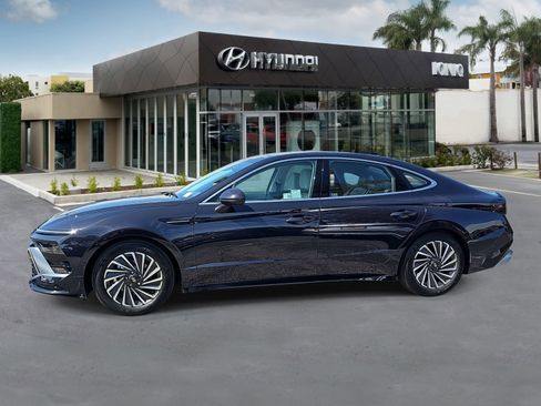 Certified 2025 Hyundai Sonata Limited image 6