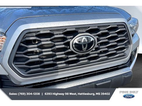Used 2023 Toyota Tacoma TRD Off-Road w/ Technology Package AWD/4WD image 22