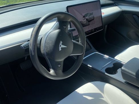 Used 2022 Tesla Model 3 Long Range AWD/4WD image 7