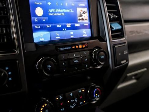 Used 2022 Ford F350 XLT w/ XLT Premium Package AWD/4WD image 22