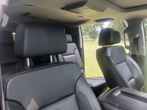 Used 2019 Chevrolet Suburban LT AWD/4WD image 43