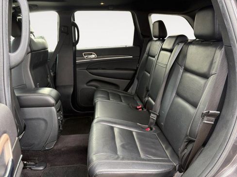 Used 2017 Jeep Grand Cherokee Limited image 6