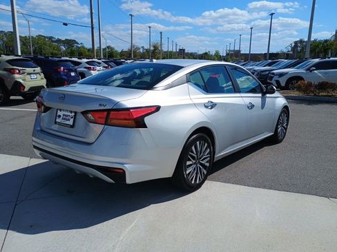 Used 2023 Nissan Altima 2.5 SV image 5