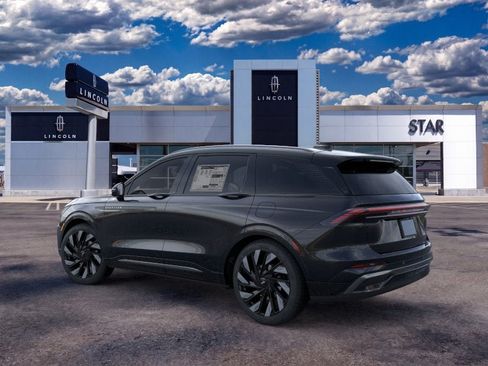 New 2026 Lincoln Nautilus Reserve w/ Jet Appearance Package AWD/4WD image 4
